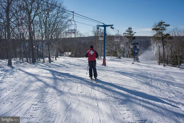 103 ASHLEY CT, Bushkill, PA 18324