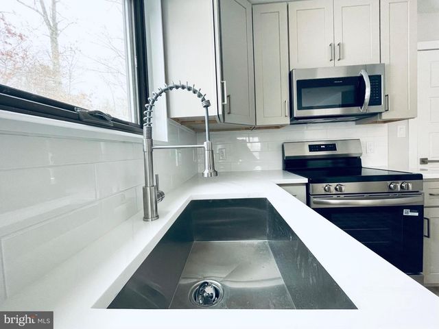 103 ASHLEY CT, Bushkill, PA 18324