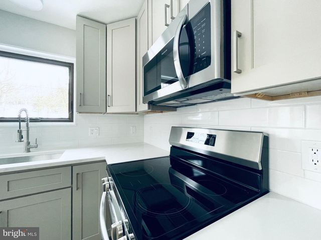 103 ASHLEY CT, Bushkill, PA 18324