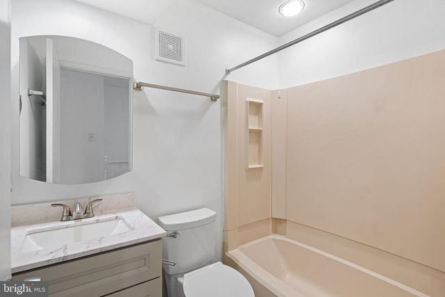 503-B CYPRESS POINT CIR, Mount Laurel, NJ 08054