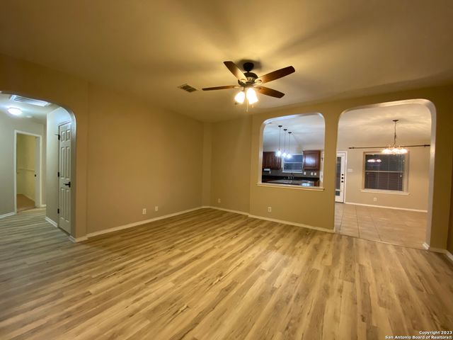 8935 Liberty View, Converse, TX 78109
