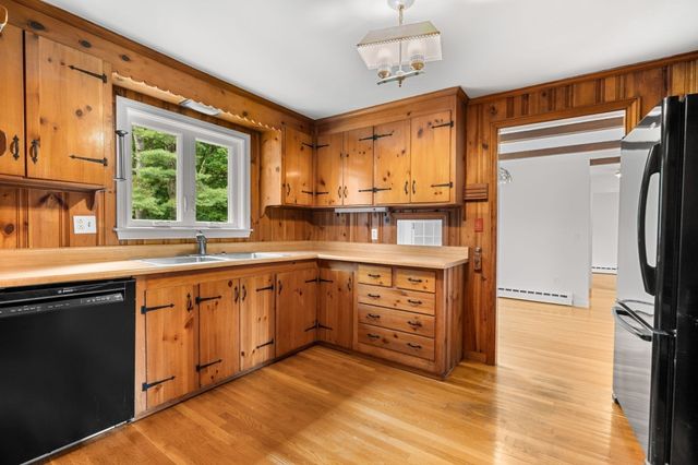 369 Main St, Holden, MA 01520