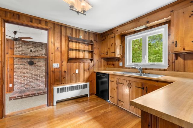 369 Main St, Holden, MA 01520