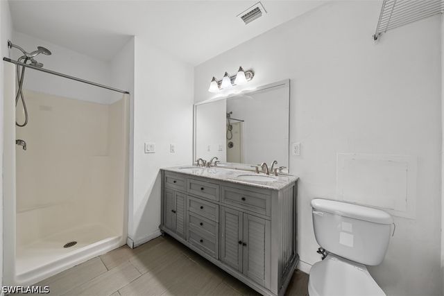 10274 Kingdom CT, Naples, FL 34114