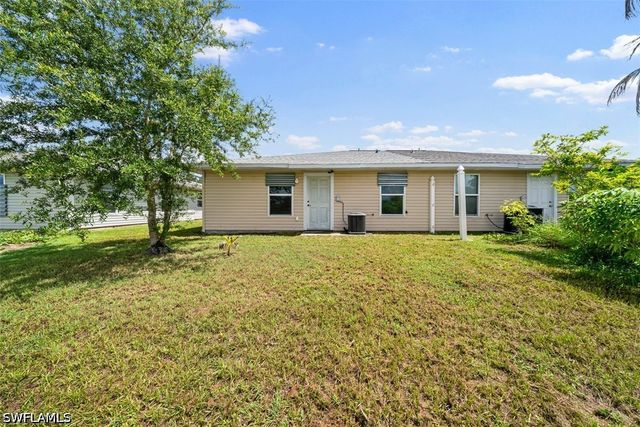 10274 Kingdom CT, Naples, FL 34114