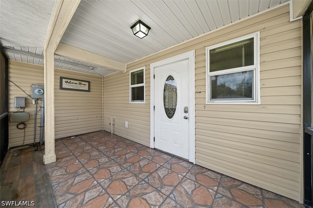 10274 Kingdom CT, Naples, FL 34114