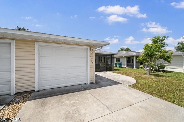 10274 Kingdom CT, Naples, FL 34114