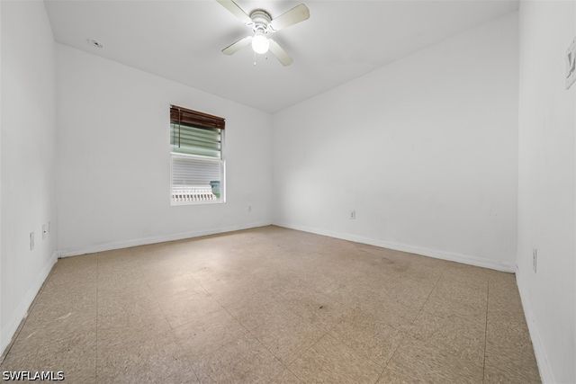 10274 Kingdom CT, Naples, FL 34114