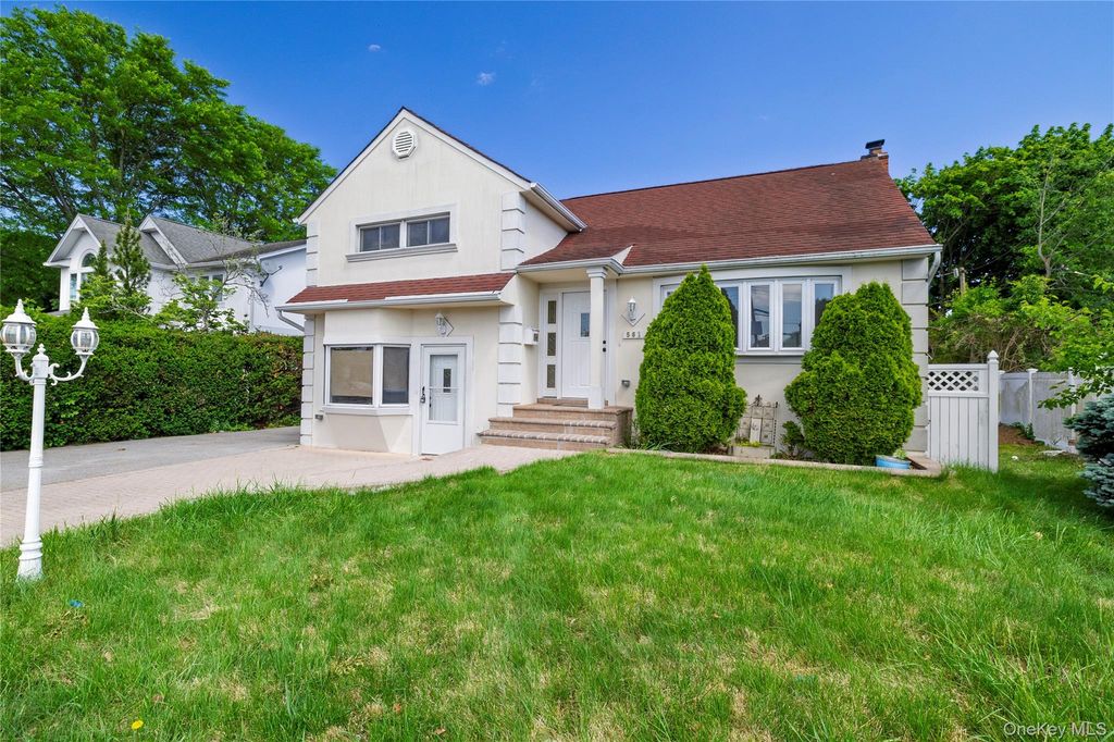 561 Woodbury Road, Plainview, NY 11803