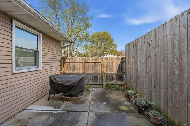 2022 Poppy Court, Mishawaka, IN 46544