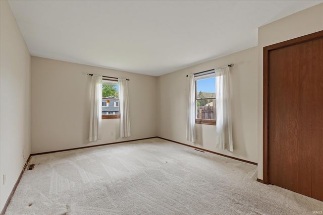 2022 Poppy Court, Mishawaka, IN 46544