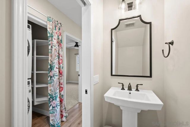 1106 W Brookes Ave, San Diego, CA 92103