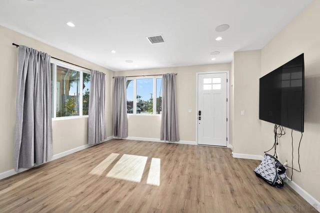 1106 W Brookes Ave, San Diego, CA 92103