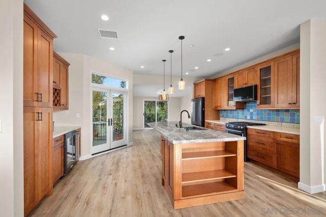 1106 W Brookes Ave, San Diego, CA 92103