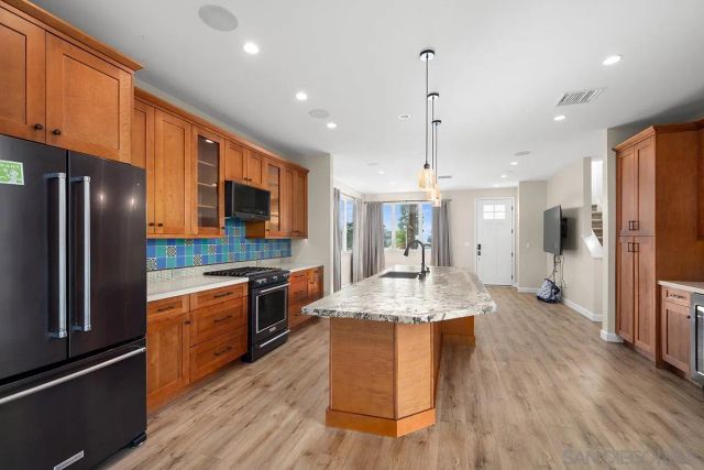 1106 W Brookes Ave, San Diego, CA 92103