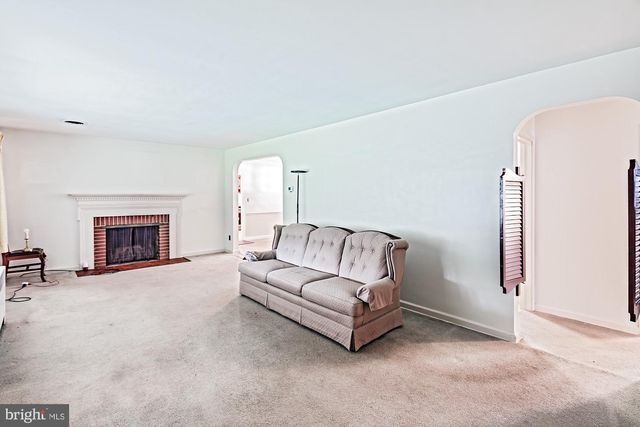 1305 MARSH RD, Wilmington, DE 19803