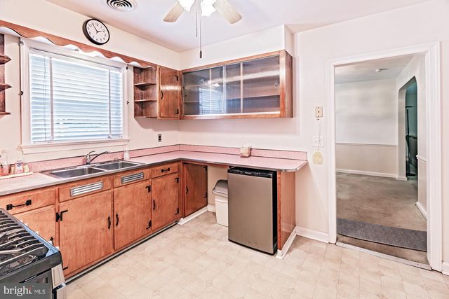 1305 MARSH RD, Wilmington, DE 19803