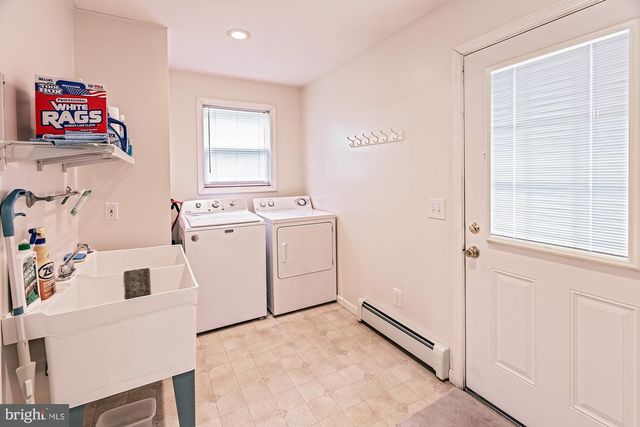 1305 MARSH RD, Wilmington, DE 19803