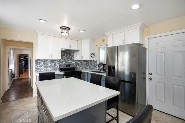 8917 Beach Street, Los Angeles, CA 90002