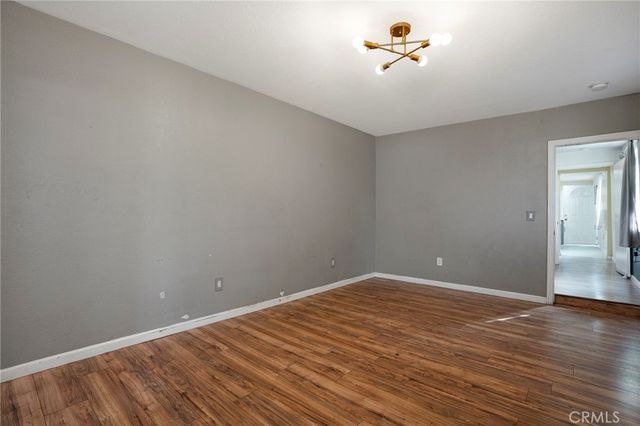 8917 Beach Street, Los Angeles, CA 90002
