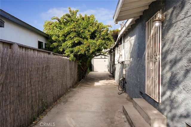 8917 Beach Street, Los Angeles, CA 90002