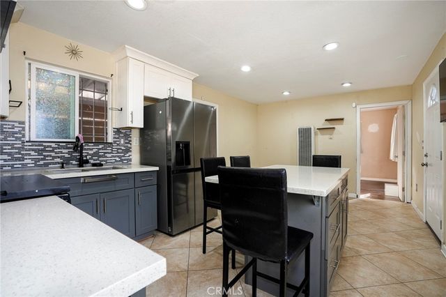 8917 Beach Street, Los Angeles, CA 90002