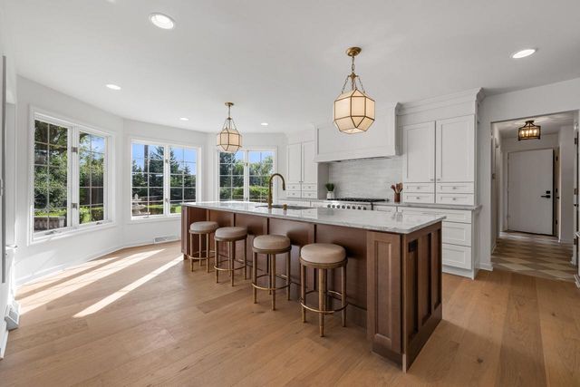 11528 N Settlement DRIVE, Mequon, WI 53092