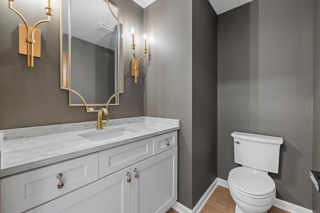 11528 N Settlement DRIVE, Mequon, WI 53092