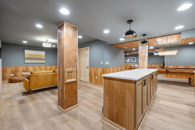 11528 N Settlement DRIVE, Mequon, WI 53092
