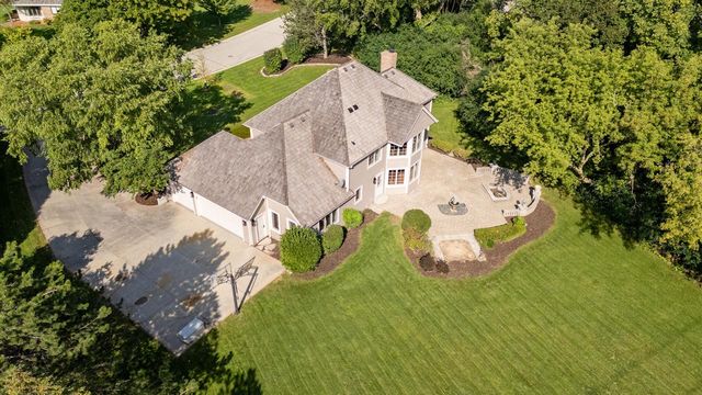 11528 N Settlement DRIVE, Mequon, WI 53092