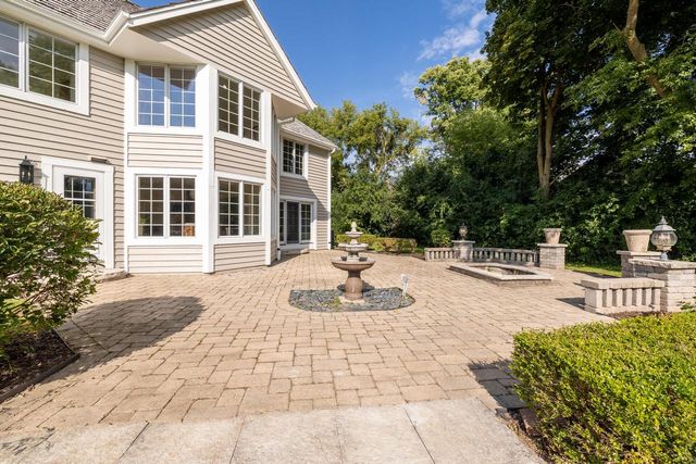 11528 N Settlement DRIVE, Mequon, WI 53092