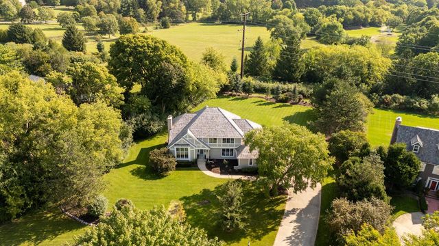 11528 N Settlement DRIVE, Mequon, WI 53092