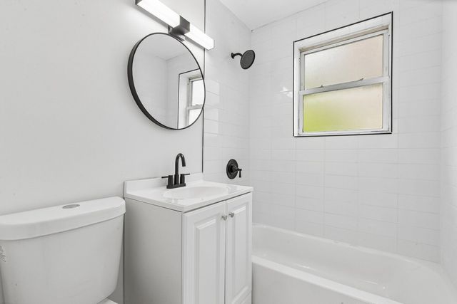 10145 S Bensley Avenue, Chicago, IL 60617