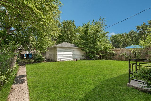 10145 S Bensley Avenue, Chicago, IL 60617