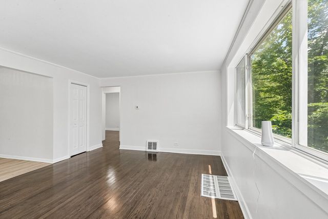 10145 S Bensley Avenue, Chicago, IL 60617