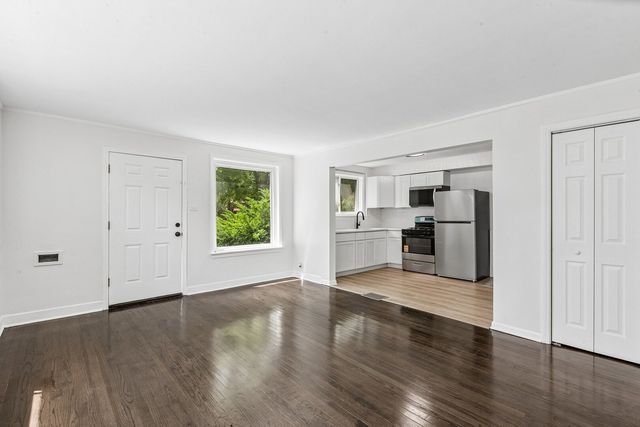 10145 S Bensley Avenue, Chicago, IL 60617