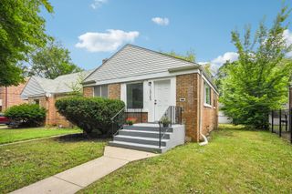 10145 S Bensley Avenue, Chicago, IL 60617