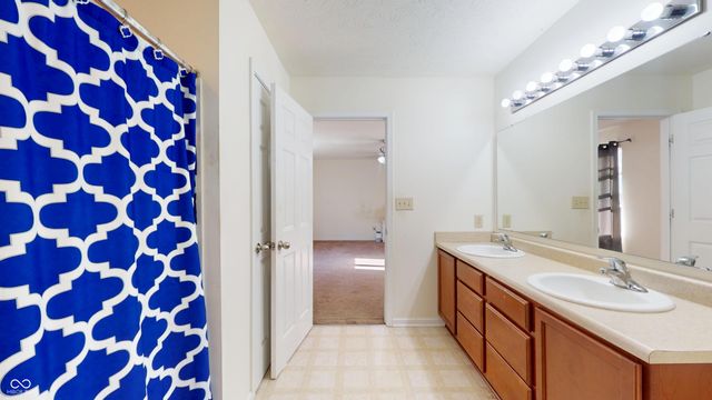 2356 Bridlewood Drive, Franklin, IN 46131
