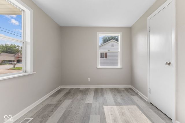 4749 W Smith Valley Road, Greenwood, IN 46142