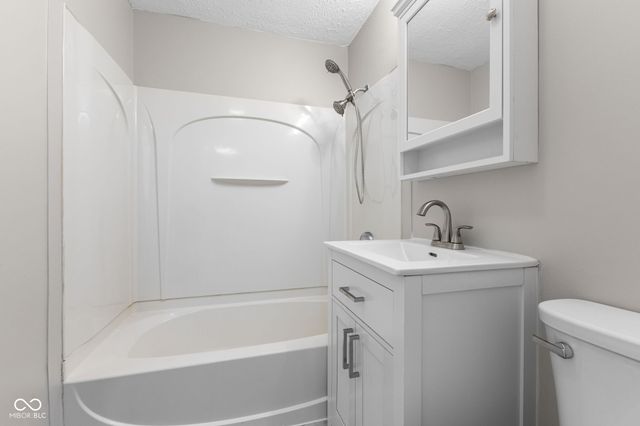 4749 W Smith Valley Road, Greenwood, IN 46142