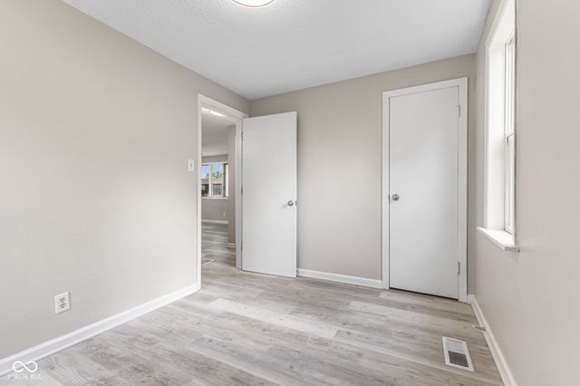 4749 W Smith Valley Road, Greenwood, IN 46142