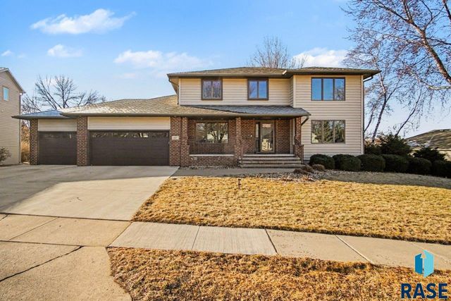 607 E 61st St Street, Sioux Falls, SD 57108