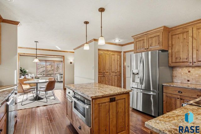 607 E 61st St Street, Sioux Falls, SD 57108