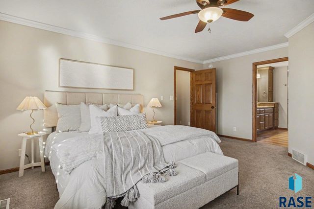 607 E 61st St Street, Sioux Falls, SD 57108