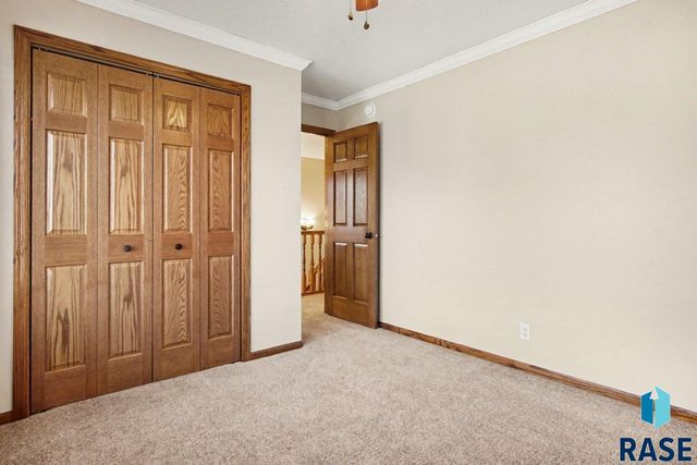 607 E 61st St Street, Sioux Falls, SD 57108