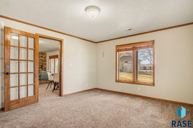 607 E 61st St Street, Sioux Falls, SD 57108