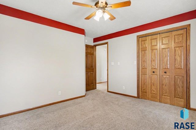 607 E 61st St Street, Sioux Falls, SD 57108