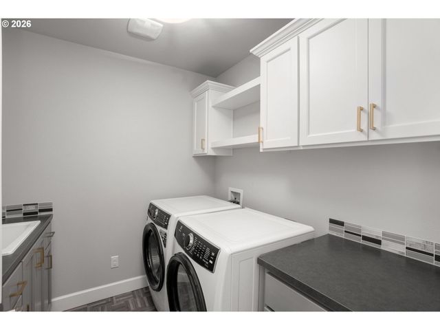 1202 SPRUCE St, Lake Oswego, OR 97034