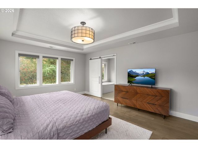 1202 SPRUCE St, Lake Oswego, OR 97034