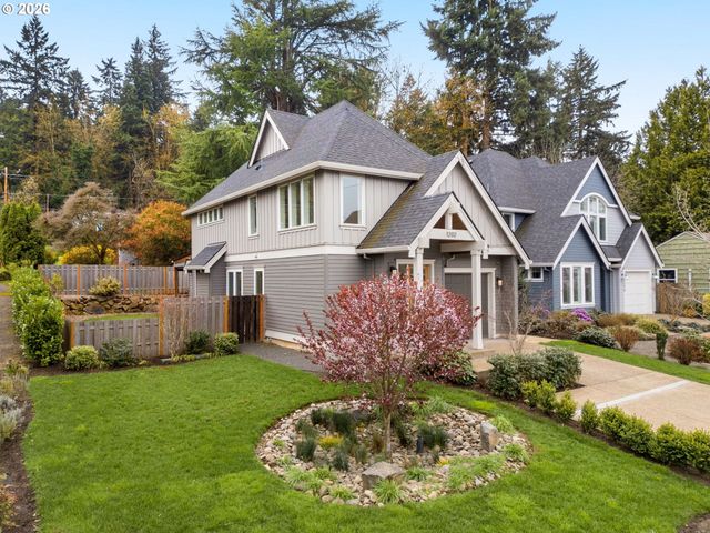 1202 SPRUCE St, Lake Oswego, OR 97034